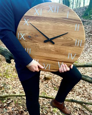 Hodiny do velikosti až 56 cm… To pro nás není problém 💪🔥 Nebo by se Vám domů hodily i větší? #woodclock #hodiny...